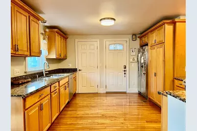 55 Beach St #2, Malden, MA 02148 - Photo 2