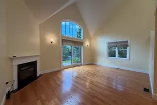 38 Courtyard Pl, Lexington, MA 02420 - Photo 2