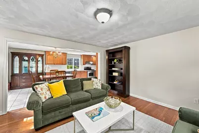 24 Richardson St, Winchester, MA 01890 - Photo 6
