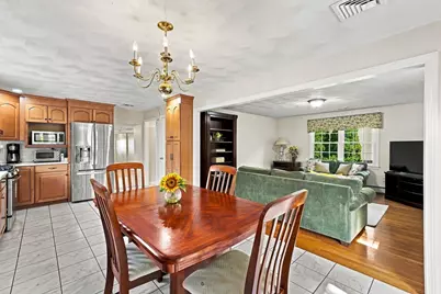 24 Richardson St, Winchester, MA 01890 - Photo 8