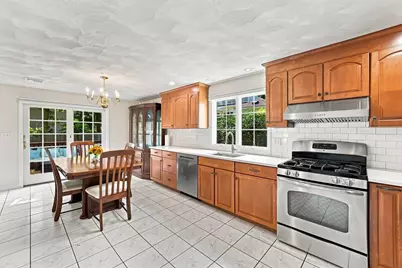 24 Richardson St, Winchester, MA 01890 - Photo 10