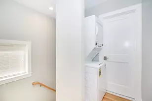 32 Oakland St, Newton, MA 02458 - Photo 12