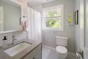 32 Oakland St, Newton, MA 02458 - Photo 6