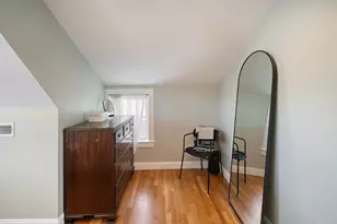32 Oakland St, Newton, MA 02458 - Photo 8
