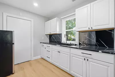 25 Shopping Ct, Agawam, MA 01101 - Photo 10