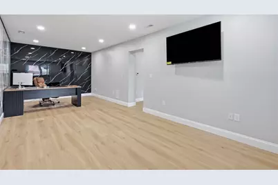 25 Shopping Ct, Agawam, MA 01101 - Photo 6