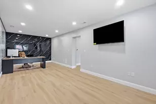 25 Shopping Ct, Agawam, MA 01101 - Photo 6