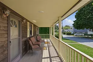 21 Webster St, Dartmouth, MA 02748 - Photo 4