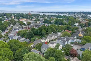 26 Village St, Marblehead, MA 01945 - Photo 2