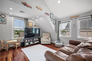 26 Village St, Marblehead, MA 01945 - Photo 8