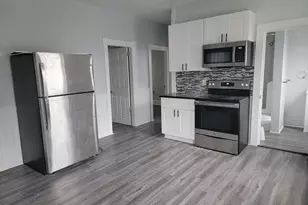 13 Regent Ave, Providence, RI 02908 - Photo 2