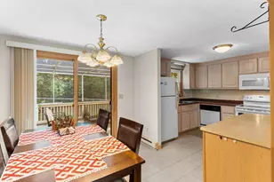 27 Ridge Hill Ave, Malden, MA 02148 - Photo 6