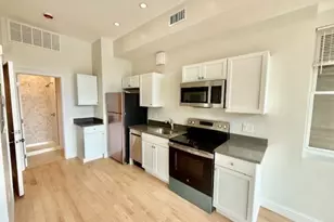 204 Hanover, Boston, MA 02113 - Photo 4