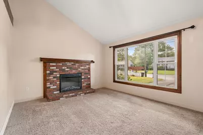11 Munroe Dr, Plainville, MA 02762 - Photo 14