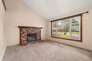 11 Munroe Dr, Plainville, MA 02762 - Photo 12