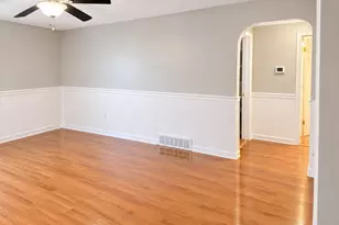 11 Munroe Dr, Plainville, MA 02762 - Photo 2