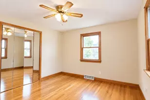117 Lexington Ave, Lowell, MA 01854 - Photo 8