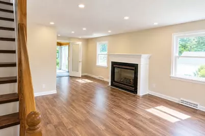 117 Lexington Ave, Lowell, MA 01854 - Photo 10