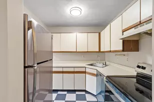 1409 Commonwealth Ave, Boston, MA 02135 - Photo 10