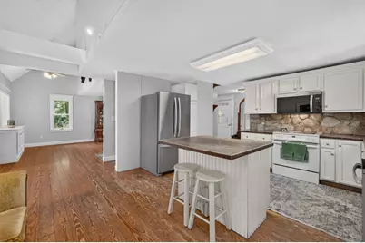2 Monument Dr, Westport, MA 02790 - Photo 10