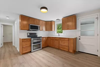 19 Cypress St, Oxford, MA 01540 - Photo 6