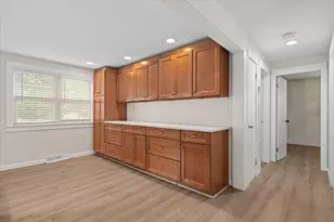 19 Cypress St, Oxford, MA 01540 - Photo 8