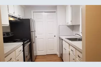 36 Greentree Ln #23, Weymouth, MA 02190 - Photo 10