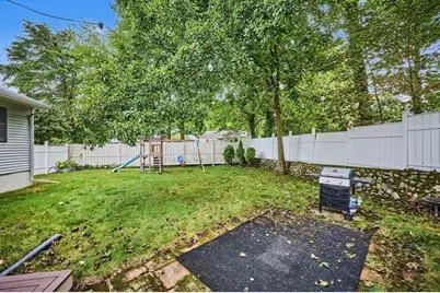 13 Forbes Ave, Burlington, MA 01803 - Photo 24