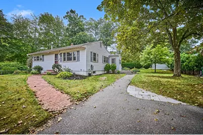 13 Forbes Ave, Burlington, MA 01803 - Photo 2