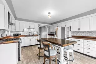 10 Robert Dr, Holyoke, MA 01040 - Photo 6