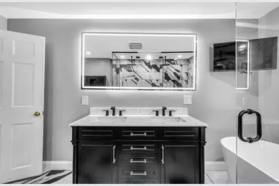 10 Robert Dr, Holyoke, MA 01040 - Photo 18