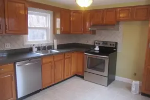 21 Wiley St, Wakefield, MA 01880 - Photo 4