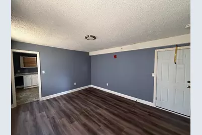 464 Central St #1L, Lowell, MA 01852 - Photo 2