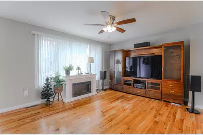 122 Ambrose St, Springfield, MA 01109 - Photo 6