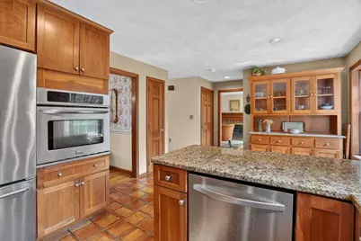 31 Brown St, Andover, MA 01810 - Photo 6