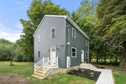 122 York St, Stoughton, MA 02072 - Photo 2