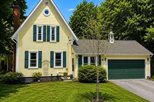 437 High St, Hanson, MA 02341 - Photo 2