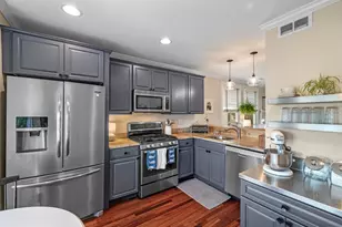 26 Village St, Marblehead, MA 01945 - Photo 2