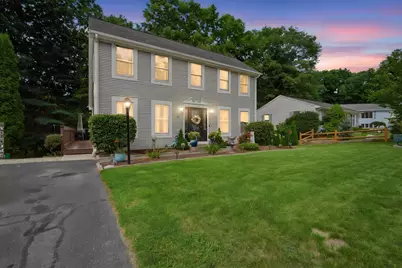 19 Stephanie Cir, Springfield, MA 01129 - Photo 2