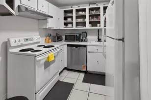 685 Oak St, Brockton, MA 02301 - Photo 4