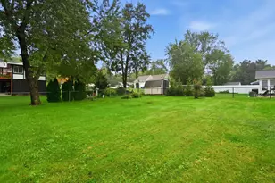 161 Wolcott Ave, West Springfield, MA 01089 - Photo 34