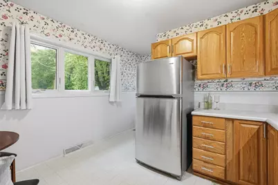 161 Wolcott Ave, West Springfield, MA 01089 - Photo 14