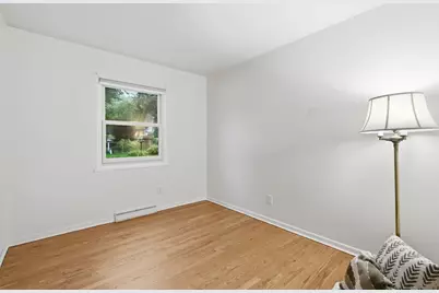 161 Wolcott Ave, West Springfield, MA 01089 - Photo 20