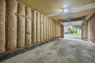 161 Wolcott Ave, West Springfield, MA 01089 - Photo 32