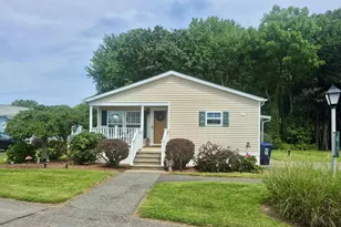 47 Nantucket Dr, Taunton, MA 02780 - Photo 1