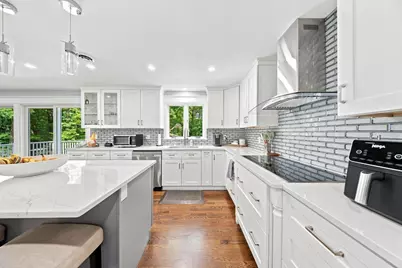 134 Parker Rd, Framingham, MA 01702 - Photo 2
