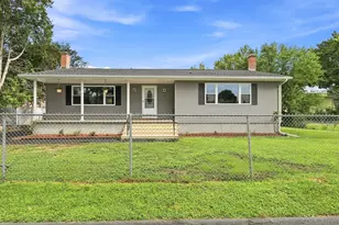 192 Empire St, Chicopee, MA 01013 - Photo 1