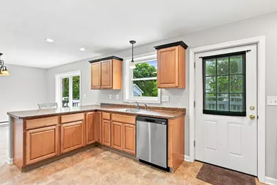 192 Empire St, Chicopee, MA 01013 - Photo 18