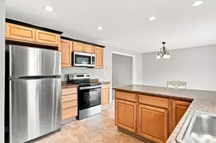 192 Empire St, Chicopee, MA 01013 - Photo 20