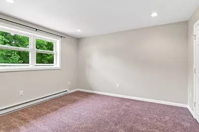 192 Empire St, Chicopee, MA 01013 - Photo 6